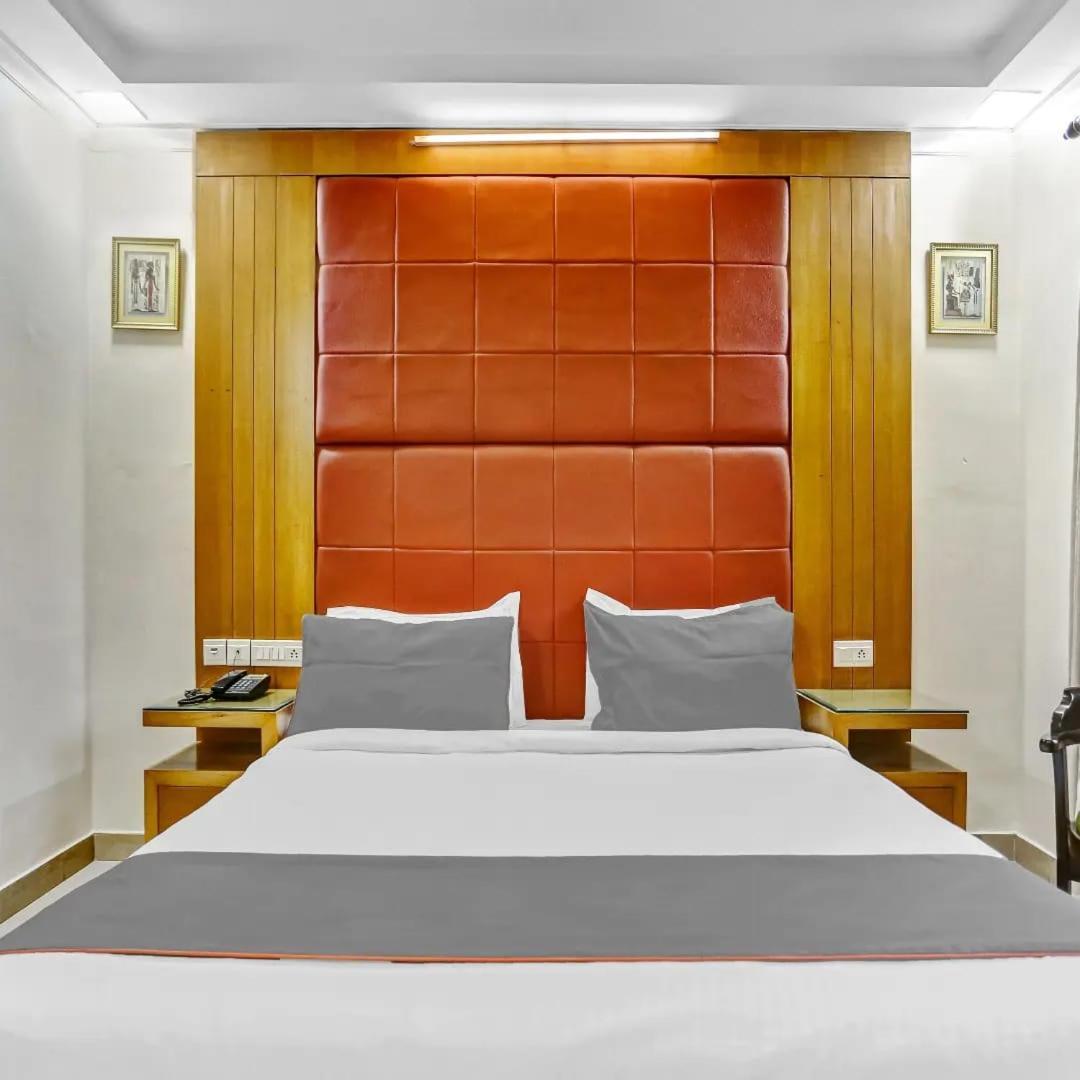 Signature Plaza Hotel New Delhi Eksteriør billede